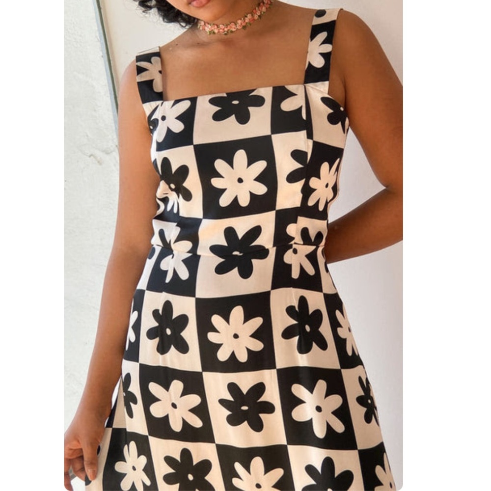 Lisa Says Gah Midi Floral Dress